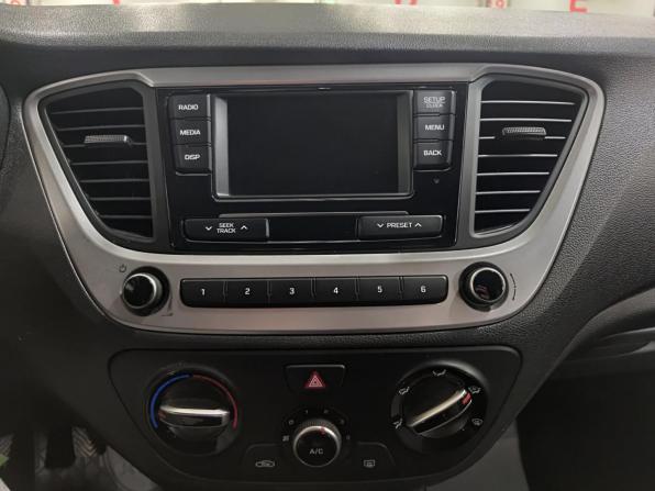 Hyundai Solaris II с пробегом 2018 года, цена 975 000 рублей, 217232 км, седан, Автокод Объявления