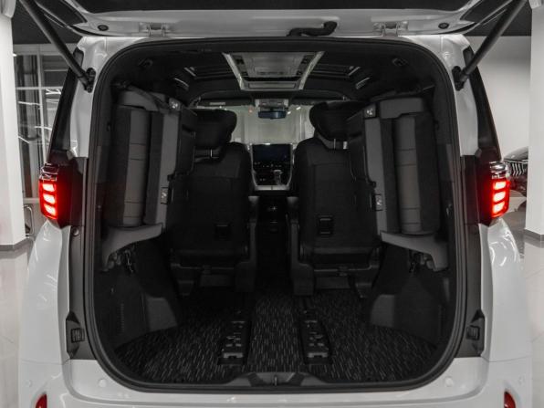 Toyota Alphard IV с пробегом 2024 года, цена 8 850 000 рублей, 25335 км, минивэн, Автокод Объявления