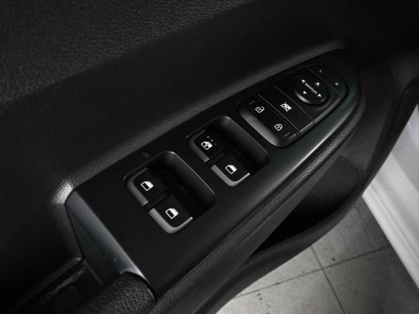 Kia Rio IV Рестайлинг с пробегом 2021 года, цена 1 599 000 рублей, 102657 км, седан, Автокод Объявления
