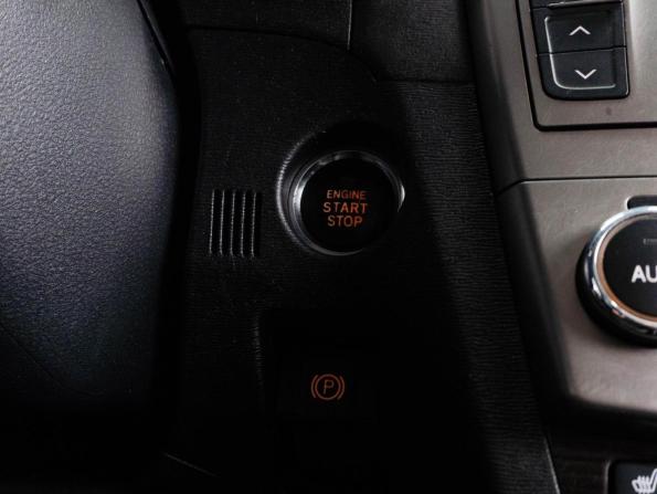 Toyota Avensis III Рестайлинг с пробегом 2011 года, цена 1 284 667 рублей, 185549 км, седан, Автокод Объявления