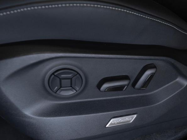 Volkswagen Touareg III Рестайлинг с пробегом 2024 года, цена 9 750 000 рублей, 29732 км, внедорожник, Автокод Объявления