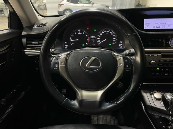 Lexus ES VI с пробегом 2013 года, цена 1 940 000 рублей, 186733 км, седан, Автокод Объявления
