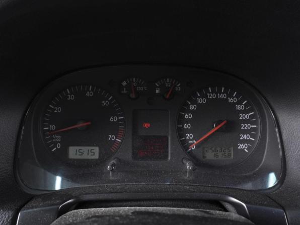 Volkswagen Golf IV с пробегом 2002 года, цена 550 000 рублей, 256325 км, хэтчбек, Автокод Объявления