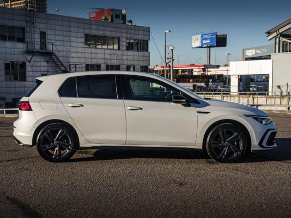 Volkswagen Golf VIII с пробегом 2022 года, цена 3 188 000 рублей, 48000 км, хэтчбек, Автокод Объявления
