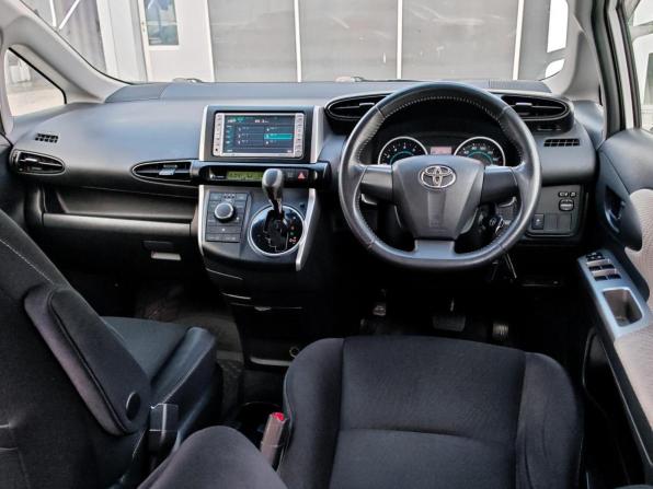 Toyota Wish II с пробегом 2010 года, цена 1 230 000 рублей, 182503 км, минивэн, Автокод Объявления