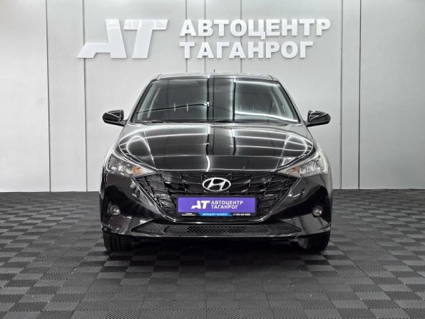 Hyundai Solaris II Рестайлинг с пробегом 2021 года, цена 1 799 000 рублей, 66000 км, седан, Автокод Объявления
