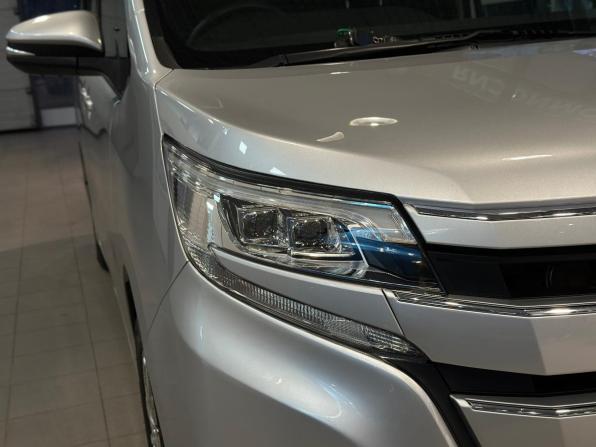Toyota Noah III (R80) с пробегом 2017 года, цена 2 040 000 рублей, 118836 км, минивэн, Автокод Объявления