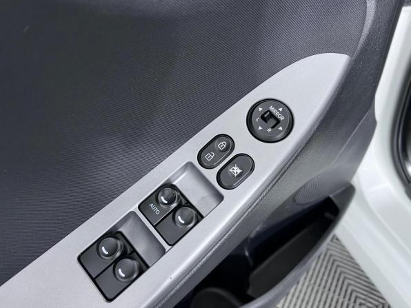 Hyundai Solaris I Рестайлинг с пробегом 2016 года, цена 1 127 000 рублей, 161167 км, хэтчбек, Автокод Объявления