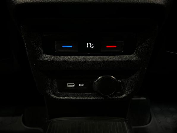 Volkswagen Tiguan II Рестайлинг с пробегом 2021 года, цена 2 399 000 рублей, 137889 км, внедорожник, Автокод Объявления