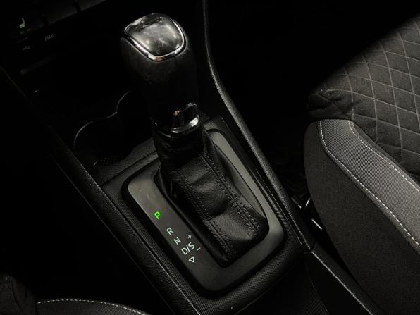 Skoda Rapid I с пробегом 2015 года, цена 925 000 рублей, 176923 км, лифтбек, Автокод Объявления