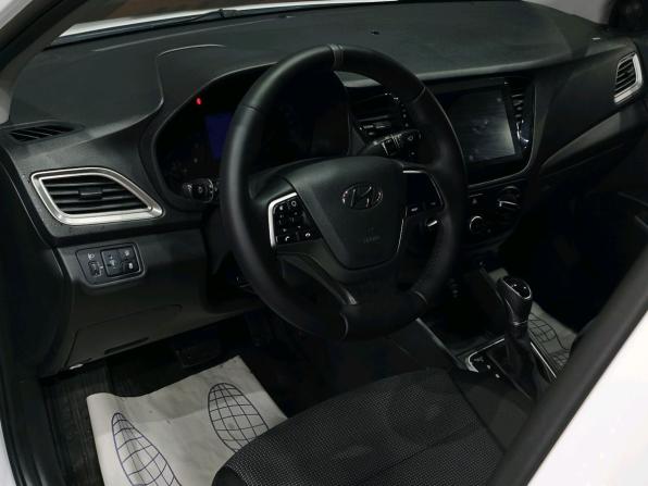 Hyundai Solaris II Рестайлинг с пробегом 2021 года, цена 1 491 000 рублей, 60050 км, седан, Автокод Объявления