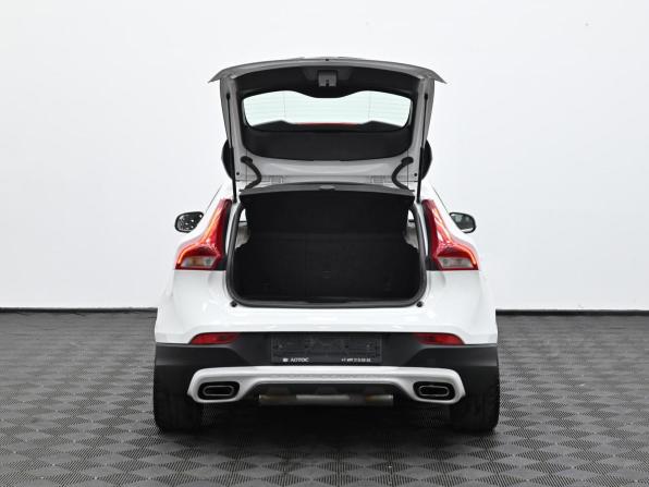 Volvo V40 Cross Country I с пробегом 2015 года, цена 1 599 000 рублей, 156000 км, хэтчбек, Автокод Объявления