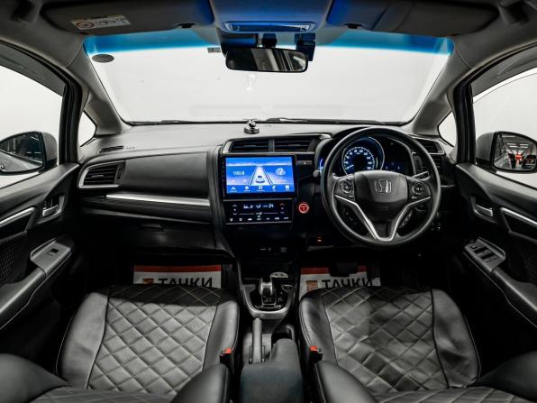 Honda Fit III Рестайлинг с пробегом 2018 года, цена 1 075 000 рублей, 57881 км, хэтчбек, Автокод Объявления