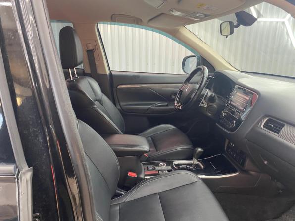 Mitsubishi Outlander III Рестайлинг 3 с пробегом 2019 года, цена 2 660 000 рублей, 68068 км, внедорожник, Автокод Объявления