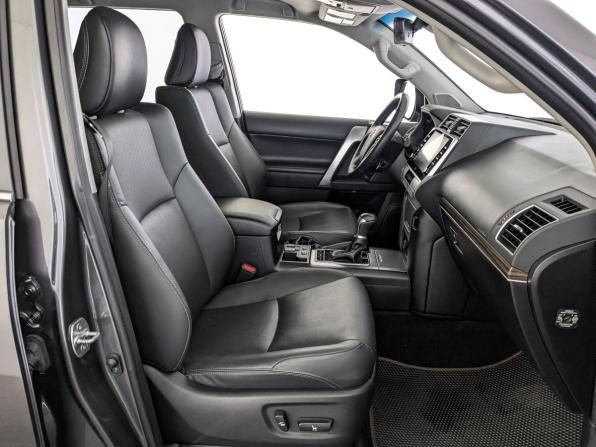 Toyota Land Cruiser Prado 150 Series Рестайлинг 3 с пробегом 2022 года, цена 7 990 000 рублей, 30746 км, внедорожник, Автокод Объявления
