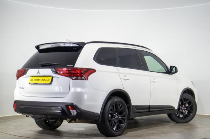 Mitsubishi Outlander III Рестайлинг 3 с пробегом 2021 года, цена 2 649 000 рублей, 59269 км, внедорожник, Автокод Объявления
