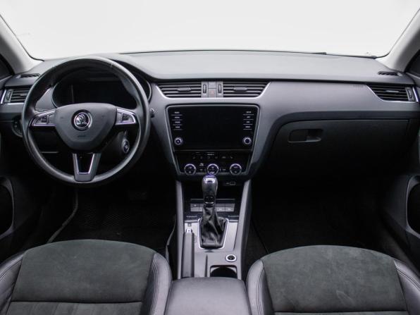 Skoda Octavia III (A7) Рестайлинг с пробегом 2019 года, цена 1 808 000 рублей, 126246 км, лифтбек, Автокод Объявления