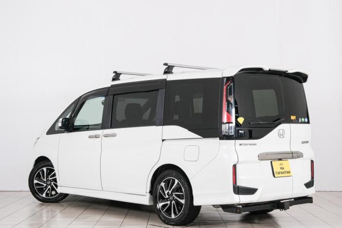 Honda Stepwgn V с пробегом 2015 года, цена 1 699 000 рублей, 204244 км, минивэн, Автокод Объявления