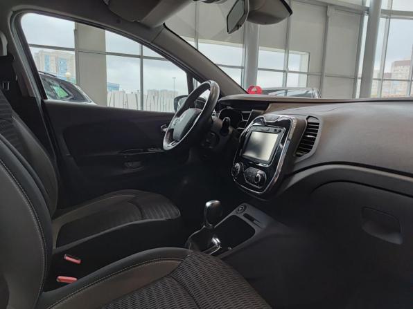 Renault Kaptur I с пробегом 2017 года, цена 1 369 000 рублей, 63796 км, внедорожник, Автокод Объявления