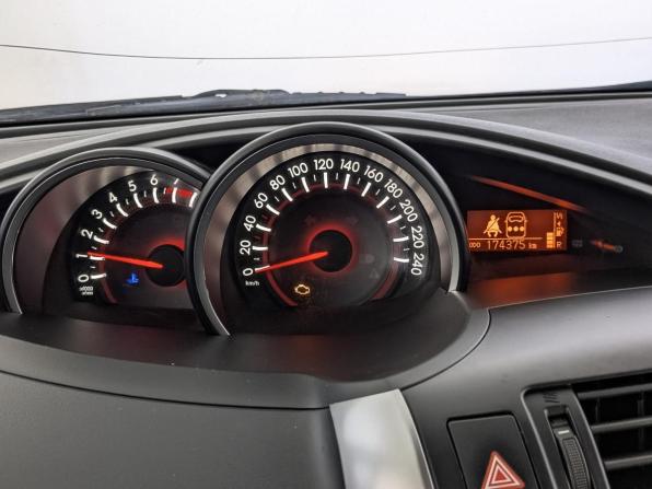 Toyota Verso I Рестайлинг с пробегом 2013 года, цена 1 300 000 рублей, 174372 км, компактвэн, Автокод Объявления