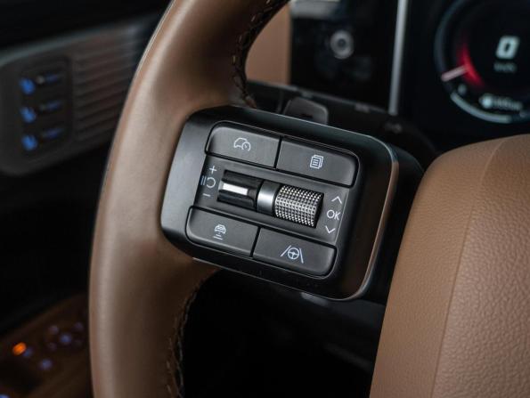 Hyundai Santa Fe IV Рестайлинг с пробегом 2023 года, цена 4 400 000 рублей, 42544 км, внедорожник, Автокод Объявления