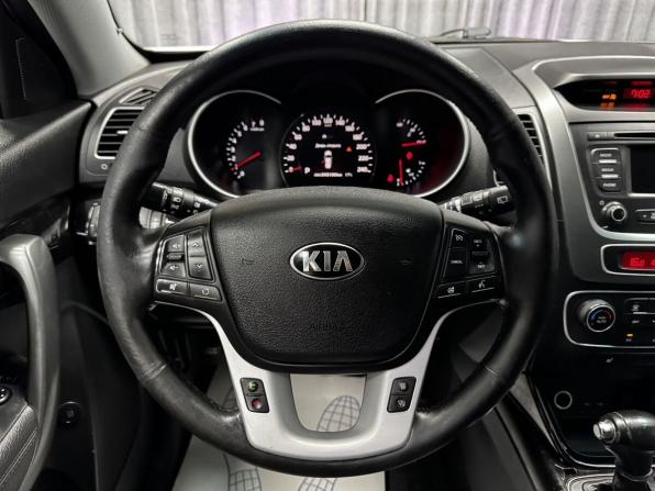 Kia Sorento II Рестайлинг с пробегом 2014 года, цена 1 599 000 рублей, 243094 км, внедорожник, Автокод Объявления