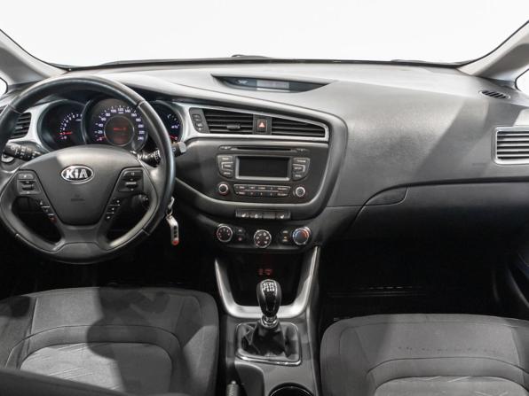 Kia Ceed II Рестайлинг с пробегом 2015 года, цена 1 162 100 рублей, 151312 км, хэтчбек, Автокод Объявления