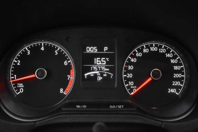 Volkswagen Polo V Рестайлинг с пробегом 2018 года, цена 885 000 рублей, 175775 км, седан, Автокод Объявления