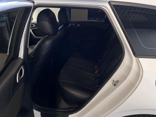 Kia Ceed III с пробегом 2019 года, цена 990 000 рублей, 174801 км, универсал, Автокод Объявления
