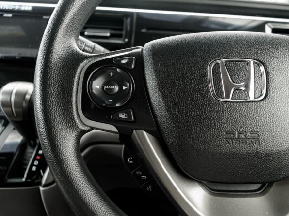 Honda Stepwgn V Рестайлинг с пробегом 2020 года, цена 2 370 000 рублей, 102012 км, минивэн, Автокод Объявления
