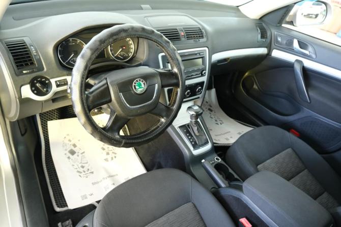 Skoda Octavia II (A5) Рестайлинг с пробегом 2011 года, цена 779 000 рублей, 184000 км, лифтбек, Автокод Объявления