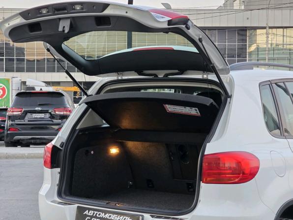 Volkswagen Tiguan I Рестайлинг с пробегом 2012 года, цена 1 026 000 рублей, 132840 км, внедорожник, Автокод Объявления