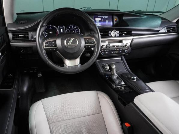 Lexus ES VI Рестайлинг с пробегом 2018 года, цена 2 739 000 рублей, 104923 км, седан, Автокод Объявления