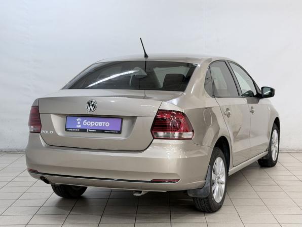 Volkswagen Polo V Рестайлинг с пробегом 2015 года, цена 890 000 рублей, 100860 км, седан, Автокод Объявления