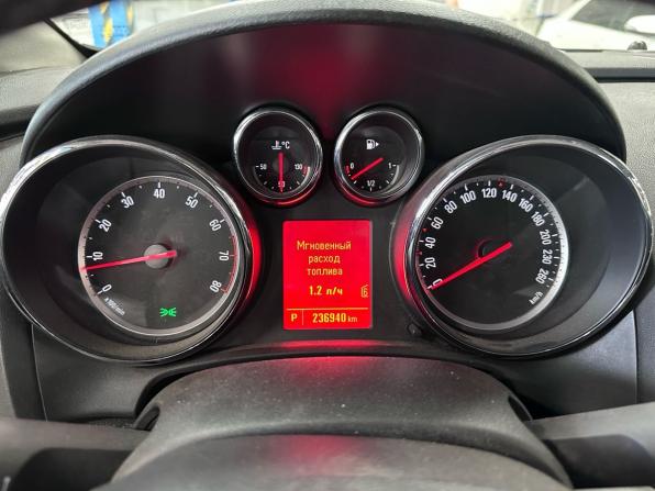 Opel Astra J Рестайлинг с пробегом 2013 года, цена 670 000 рублей, 236940 км, седан, Автокод Объявления