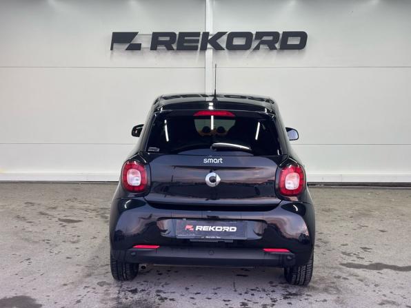 Smart Forfour II с пробегом 2017 года, цена 939 000 рублей, 86644 км, хэтчбек, Автокод Объявления