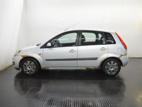 Ford Fiesta Mk5 с пробегом 2006 года, цена 150 000 рублей, 274000 км, хэтчбек, Автокод Объявления