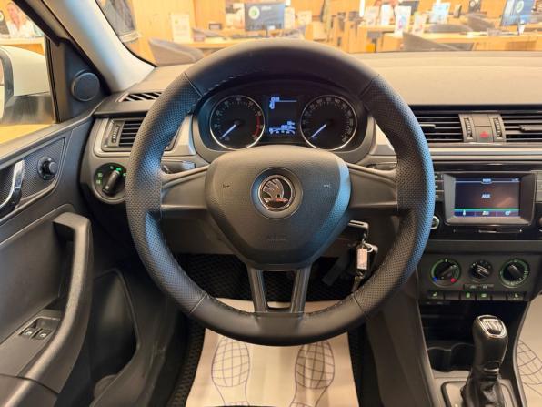 Skoda Rapid I с пробегом 2017 года, цена 888 000 рублей, 193810 км, лифтбек, Автокод Объявления