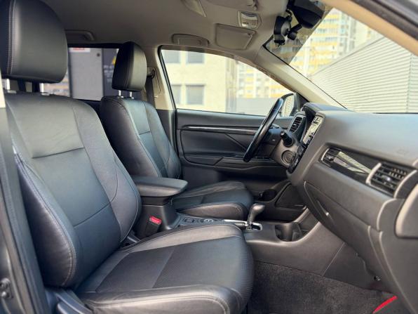 Mitsubishi Outlander III Рестайлинг 2 с пробегом 2015 года, цена 1 575 000 рублей, 159000 км, внедорожник, Автокод Объявления