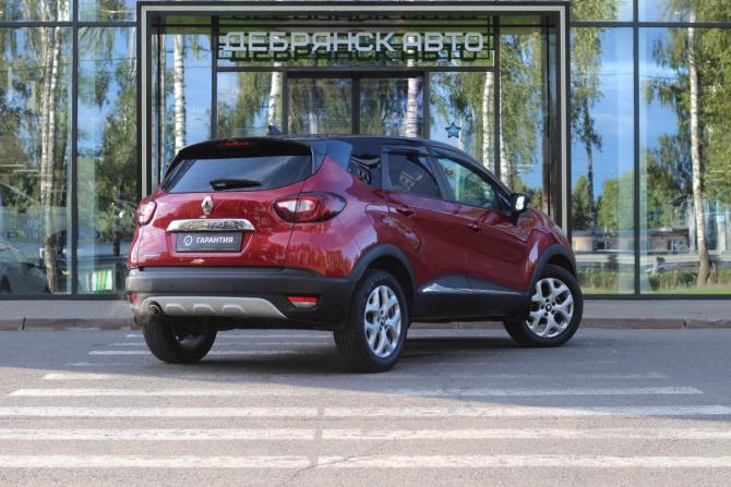 Renault Kaptur I с пробегом 2018 года, цена 1 345 000 рублей, 121894 км, внедорожник, Автокод Объявления