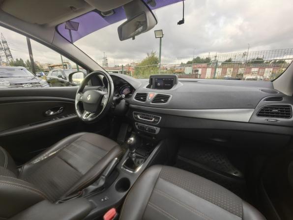 Renault Fluence I Рестайлинг с пробегом 2015 года, цена 949 000 рублей, 140000 км, седан, Автокод Объявления
