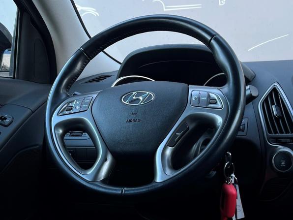 Hyundai ix35 I Рестайлинг с пробегом 2015 года, цена 1 260 400 рублей, 145791 км, внедорожник, Автокод Объявления
