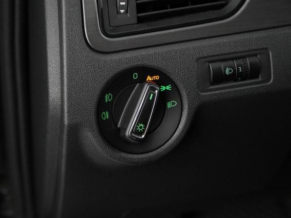 Skoda Rapid I Рестайлинг с пробегом 2018 года, цена 1 498 444 рубля, 115552 км, лифтбек, Автокод Объявления