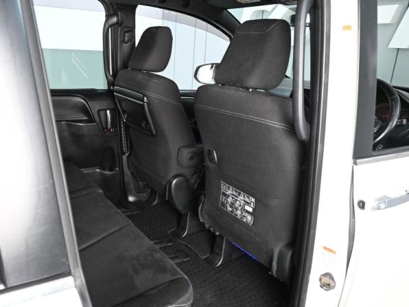 Toyota Esquire I Рестайлинг с пробегом 2017 года, цена 2 349 000 рублей, 149884 км, минивэн, Автокод Объявления