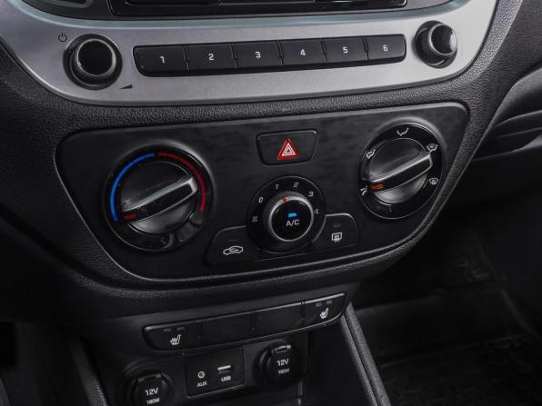 Hyundai Solaris II с пробегом 2017 года, цена 1 099 000 рублей, 168675 км, седан, Автокод Объявления