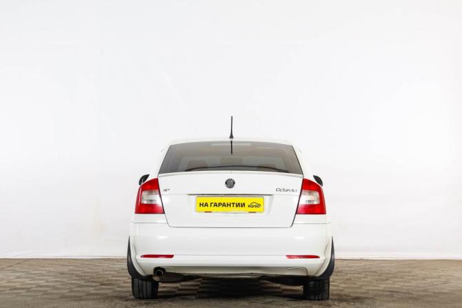 Skoda Octavia II (A5) Рестайлинг с пробегом 2012 года, цена 669 000 рублей, 372000 км, лифтбек, Автокод Объявления