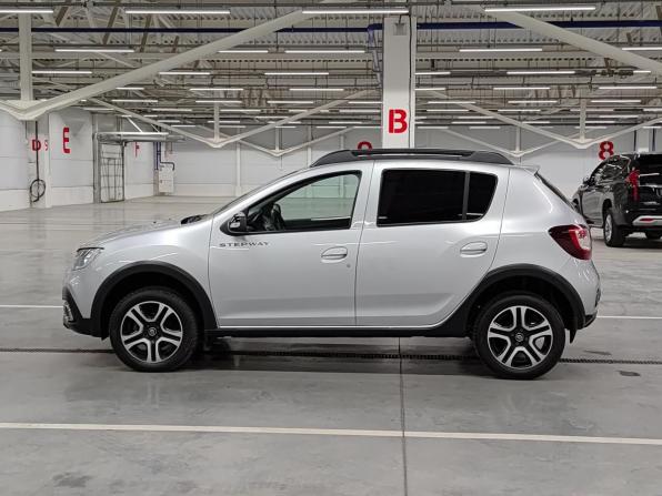 Renault Sandero II Рестайлинг с пробегом 2020 года, цена 1 319 000 рублей, 110600 км, хэтчбек, Автокод Объявления