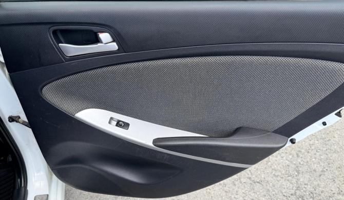 Hyundai Solaris I с пробегом 2013 года, цена 590 000 рублей, 240143 км, хэтчбек, Автокод Объявления