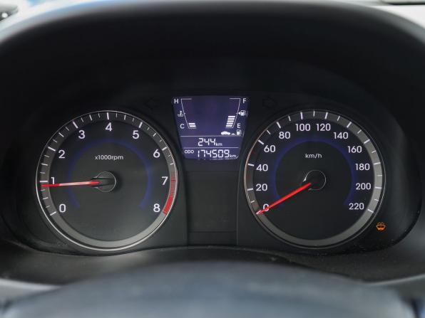Hyundai Solaris I с пробегом 2012 года, цена 699 000 рублей, 176500 км, седан, Автокод Объявления