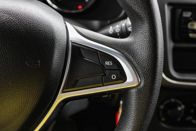 Renault Sandero II Рестайлинг с пробегом 2019 года, цена 989 000 рублей, 58257 км, хэтчбек, Автокод Объявления
